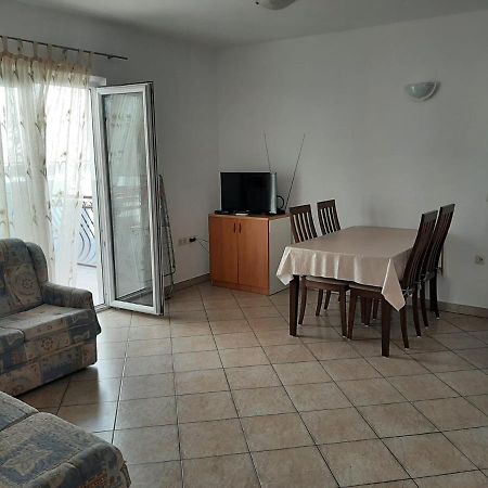 Apartmani Karla Dugi Rat Exterior foto