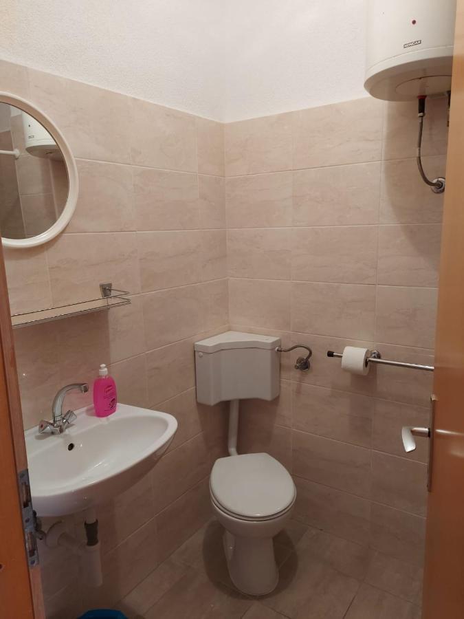 Apartmani Karla Dugi Rat Exterior foto