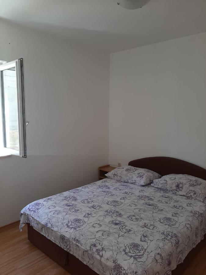 Apartmani Karla Dugi Rat Exterior foto